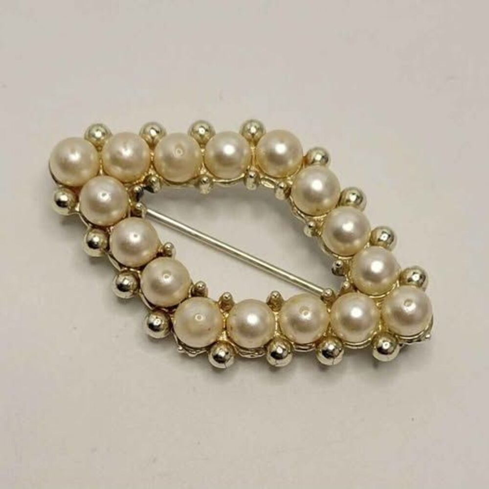 Brooch